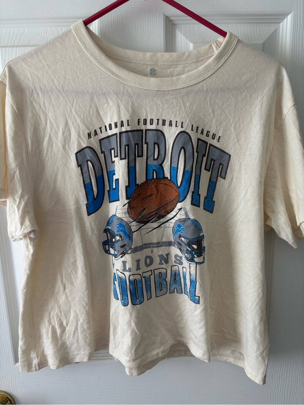 American Eagle Outfitters Cream Detroit Lions Graphic Tee